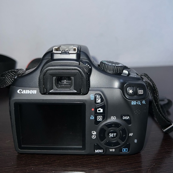 Canon EOS Rebel T3 - Picture 6 of 7